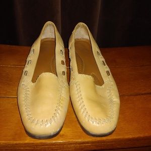 🥀Carriage Court Flats